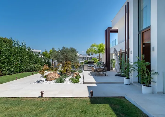 Vacation Marbella I Hanami, Private Infinity Edge-pool, Gym, Movie Theater, Close To Golfs And Beaches Villa