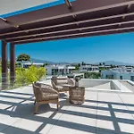 Vacation Marbella I Hanami, Private Infinity Edge-pool, Gym, Movie Theater, Night-security, Alarm System, Close To Golfs And Beaches 别墅 埃斯特波纳