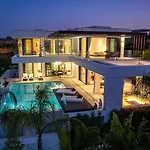 Vacation Marbella I Hanami, Private Infinity Edge-pool, Gym, Movie Theater, Night-security, Alarm System, Close To Golfs And Beaches *