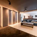 别墅 Vacation Marbella I Hanami, Private Infinity Edge-pool, Gym, Movie Theater, Night-security, Alarm System, Close To Golfs And Beaches