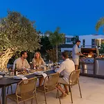别墅 Vacation Marbella I Hanami, Private Infinity Edge-pool, Gym, Movie Theater, Night-security, Alarm System, Close To Golfs And Beaches