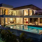 别墅 Vacation Marbella I Hanami, Private Infinity Edge-pool, Gym, Movie Theater, Night-security, Alarm System, Close To Golfs And Beaches *