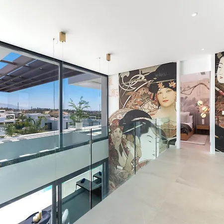 Vacation Marbella I Hanami, Private Infinity Edge-pool, Gym, Movie Theater, Night-security, Alarm System, Close To Golfs And Beaches * 埃斯特波纳