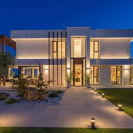 Villa Vacation Marbella I Hanami, Private Infinity Edge-pool, Gym, Movie Theater, Night-security, Alarm System, Close To Golfs And Beaches