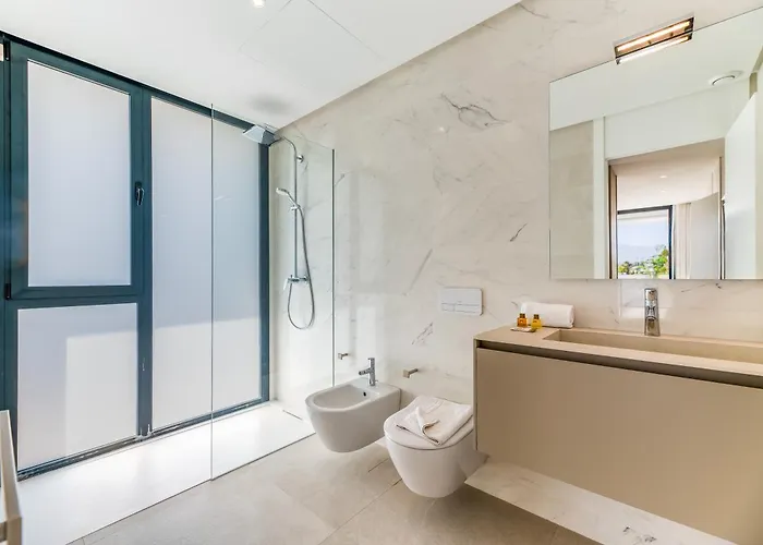 Vacation Marbella I Hanami, Private Infinity Edge-pool, Gym, Movie Theater, Close To Golfs And Beaches فيلة إِستيبونا