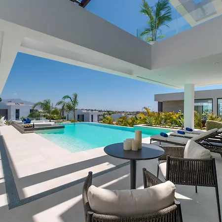 Vacation Marbella I Hanami, Private Infinity Edge-pool, Gym, Movie Theater, Night-security, Alarm System, Close To Golfs And Beaches *