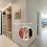 Vacation Marbella I Hanami, Private Infinity Edge-pool, Gym, Movie Theater, Night-security, Alarm System, Close To Golfs And Beaches *