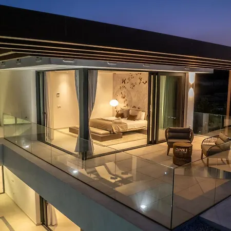 Vacation Marbella I Hanami, Private Infinity Edge-pool, Gym, Movie Theater, Close To Golfs And Beaches 빌라 에스테포나