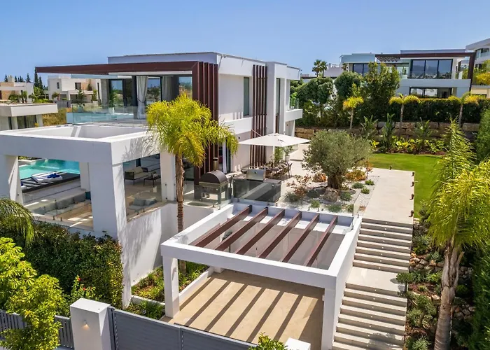 Villa Vacation Marbella I Hanami, Private Infinity Edge-pool, Gym, Movie Theater, Close To Golfs And Beaches