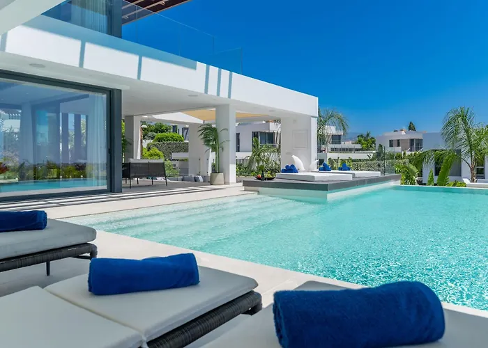 Villa Vacation Marbella I Hanami, Private Infinity Edge-pool, Gym, Movie Theater, Close To Golfs And Beaches *