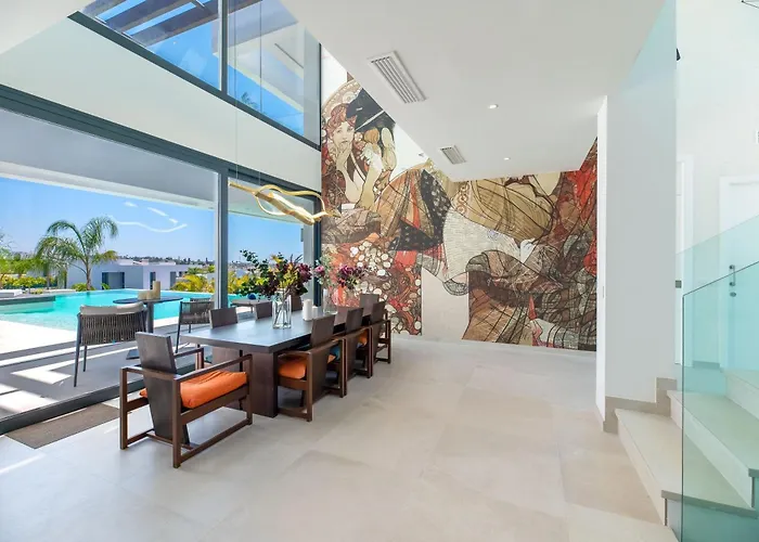 Vacation Marbella I Hanami, Private Infinity Edge-pool, Gym, Movie Theater, Close To Golfs And Beaches * Estepona