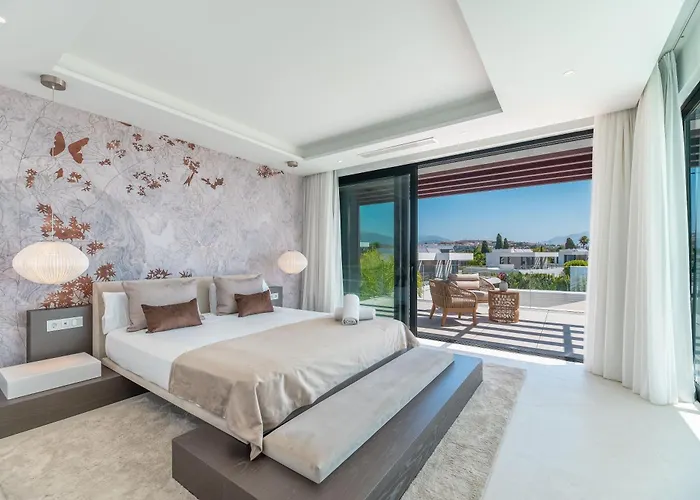 Vacation Marbella I Hanami, Private Infinity Edge-pool, Gym, Movie Theater, Close To Golfs And Beaches * Estepona