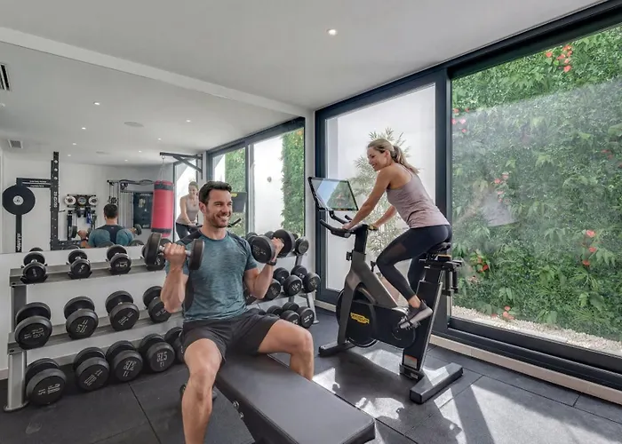 Vacation Marbella I Hanami, Private Infinity Edge-pool, Gym, Movie Theater, Close To Golfs And Beaches * Estepona